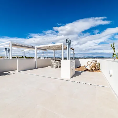 Buena Vista, Panoramic View Penthouse With Pool - By Oyoostays