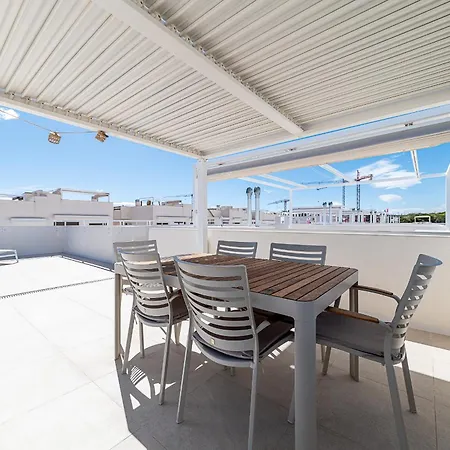 Buena Vista, Panoramic View Penthouse With Pool - By Oyoostays Appartamento *
